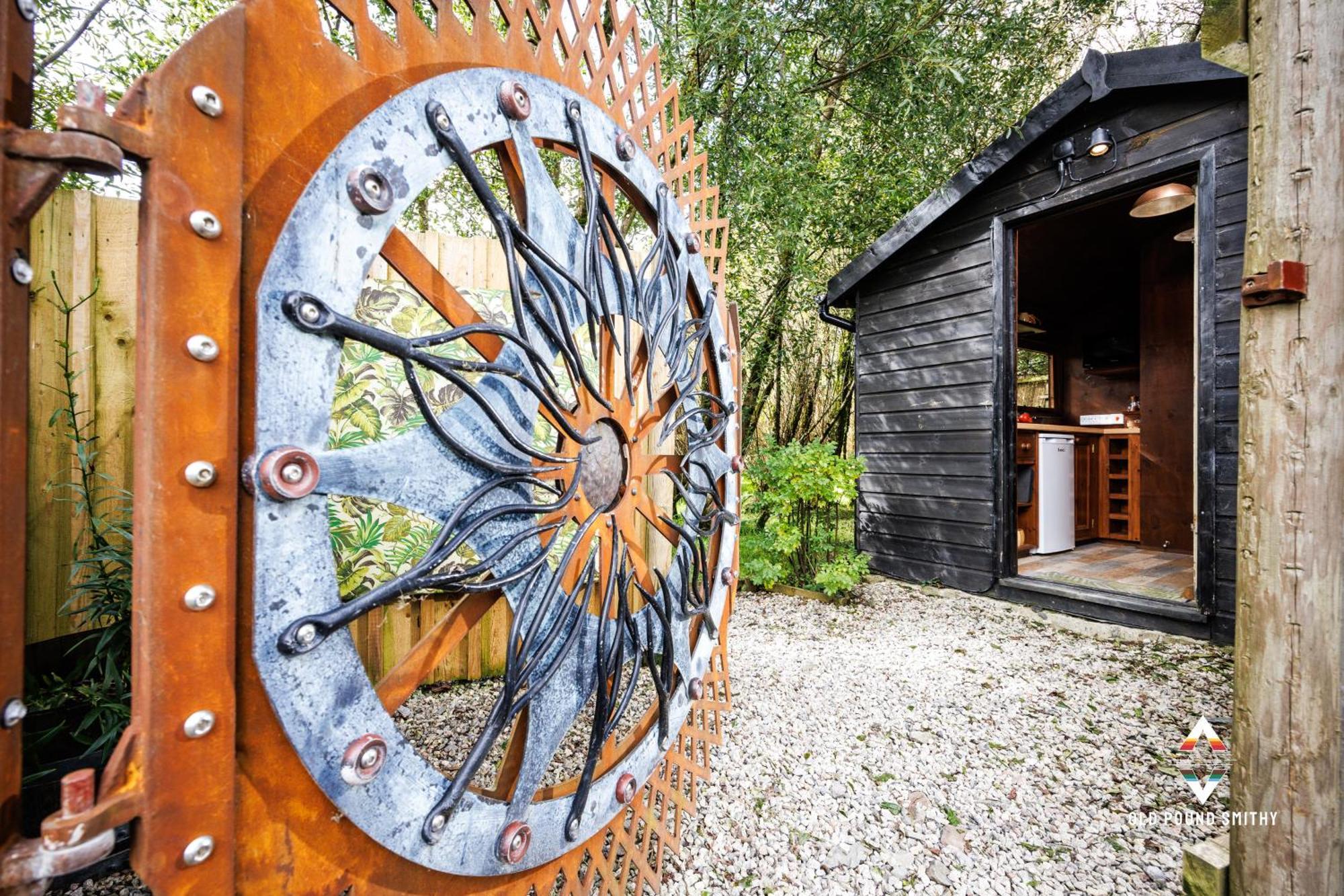 Old Pound Smithy Hotel Бидефорд Екстериор снимка
